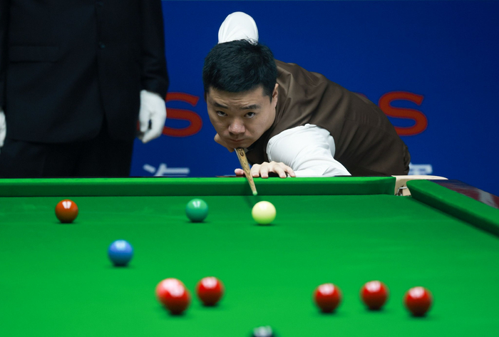 他能够更从 他能够更从