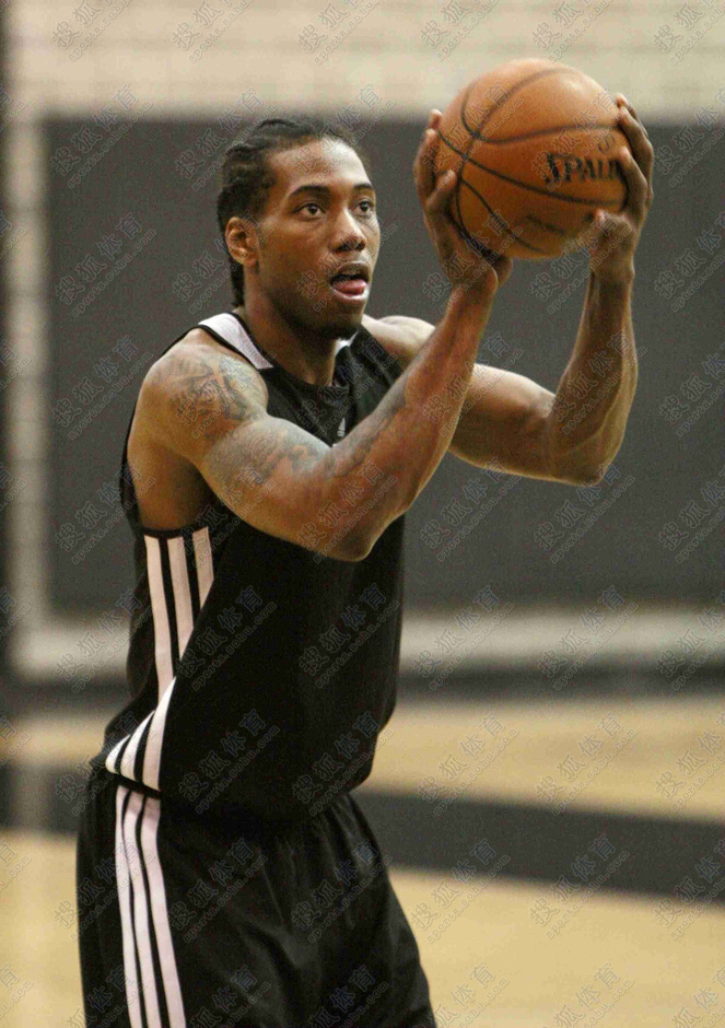 奶油色针织 奶油色针织