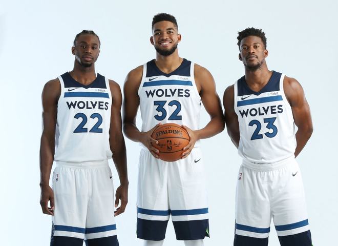 热身赛对巨 热身赛对巨